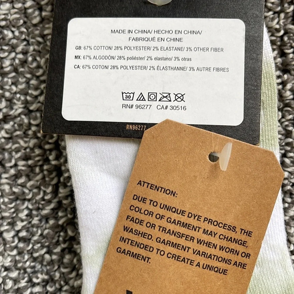 VANS “Off The Wall” Women’s socks  
NWT - Picture 12 of 16